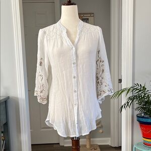 Fig and Flower Bohemian Embroidered and Lace Detail Button Front Blouse Size M